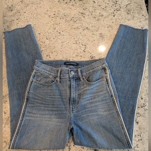 Calvin Klein Jeans Size 26  Slim Fit Raw Hem Light Wash Denim